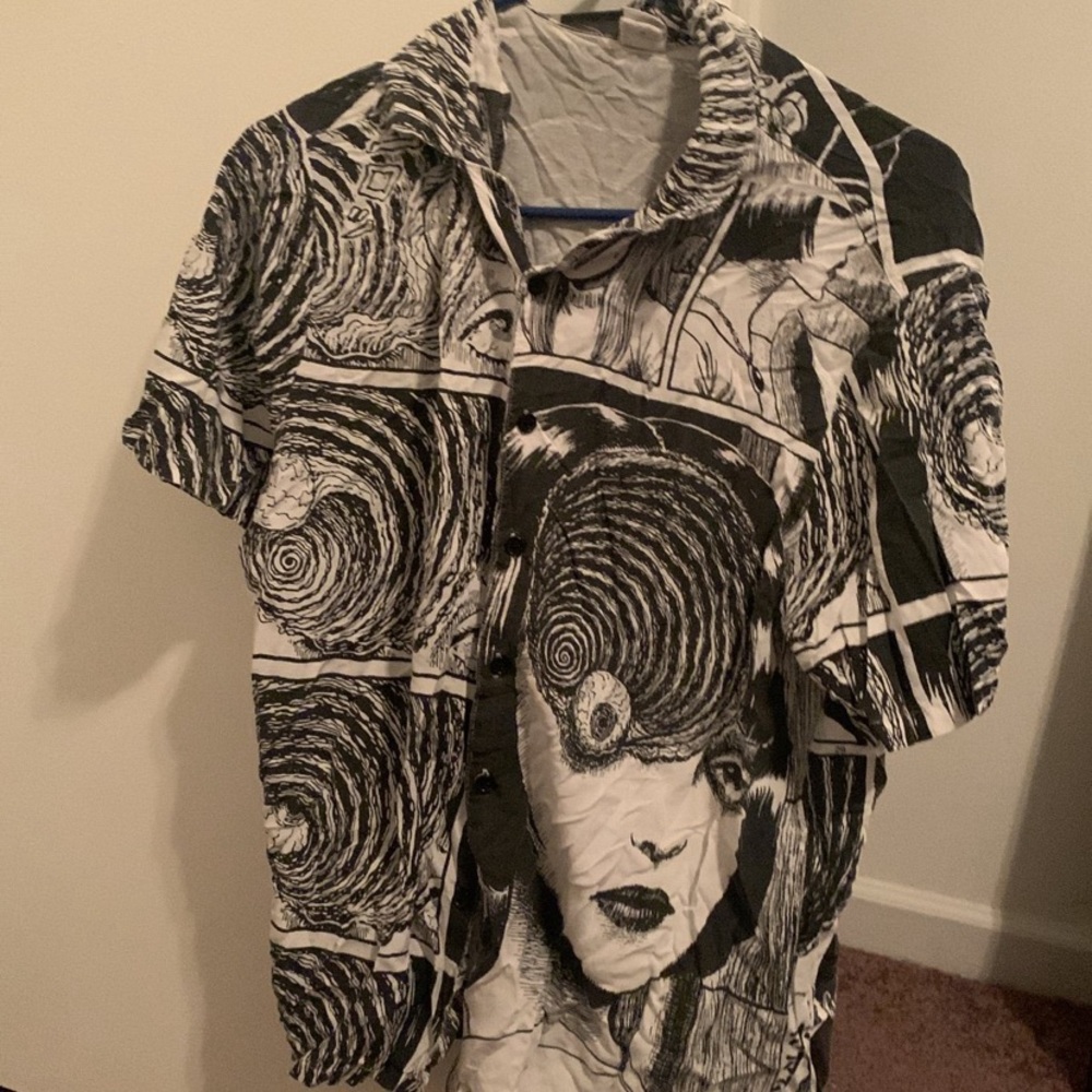 Junji ito button up shirt SIZE SMALL